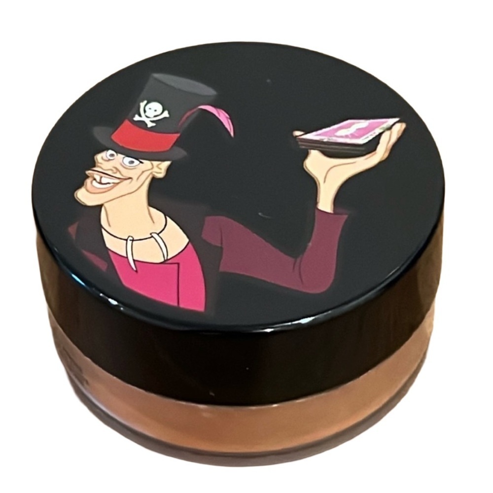 MAC Venomous Villains Dr. Facilier Magically Cool Liquid Powder - Cajun